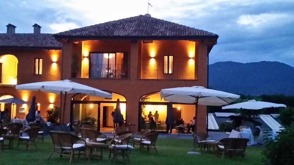 Equirelais Hotel Lomnago ภายนอก รูปภาพ