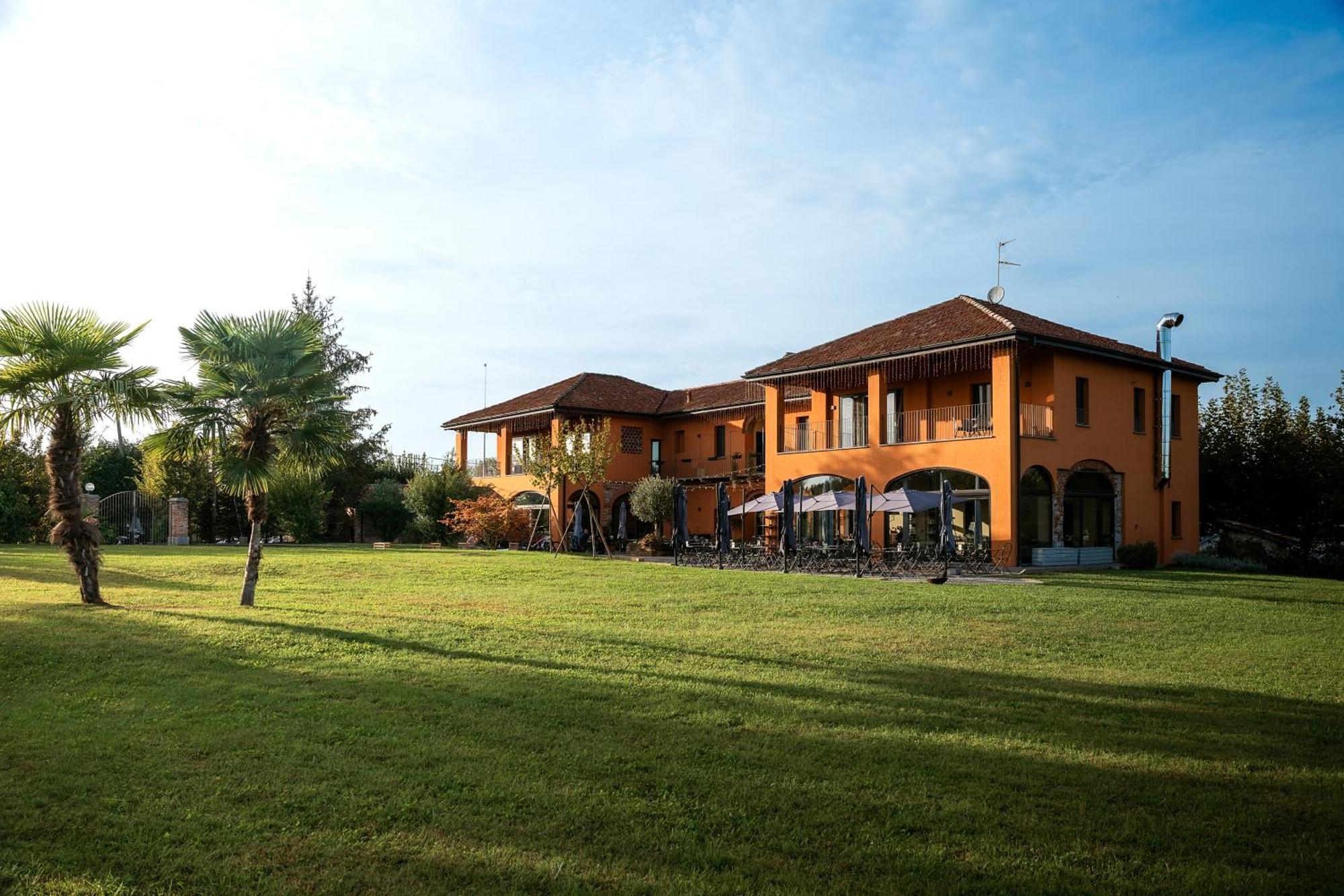 Equirelais Hotel Lomnago ภายนอก รูปภาพ