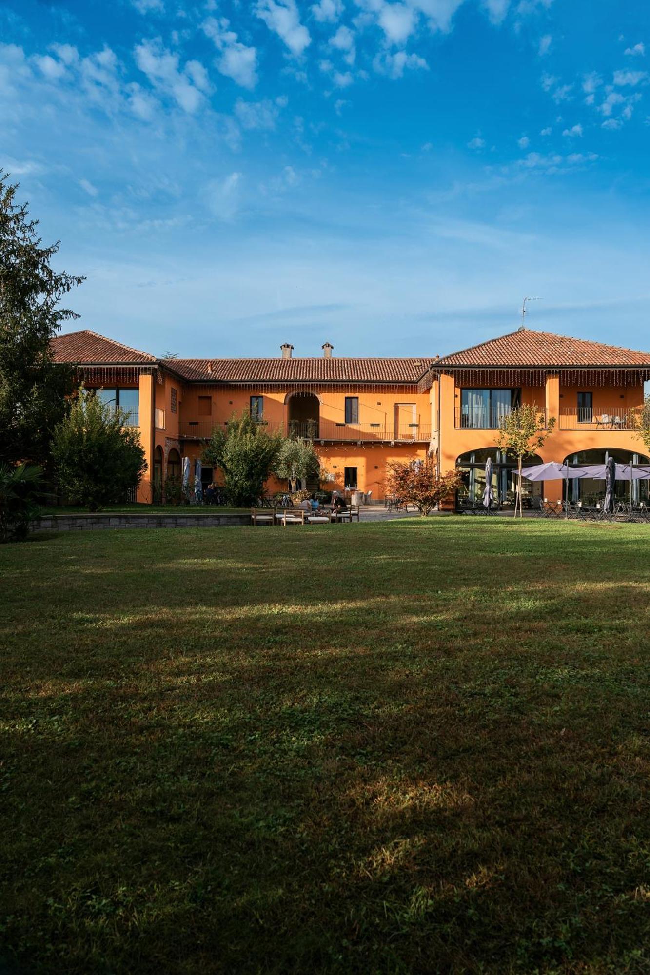 Equirelais Hotel Lomnago ภายนอก รูปภาพ