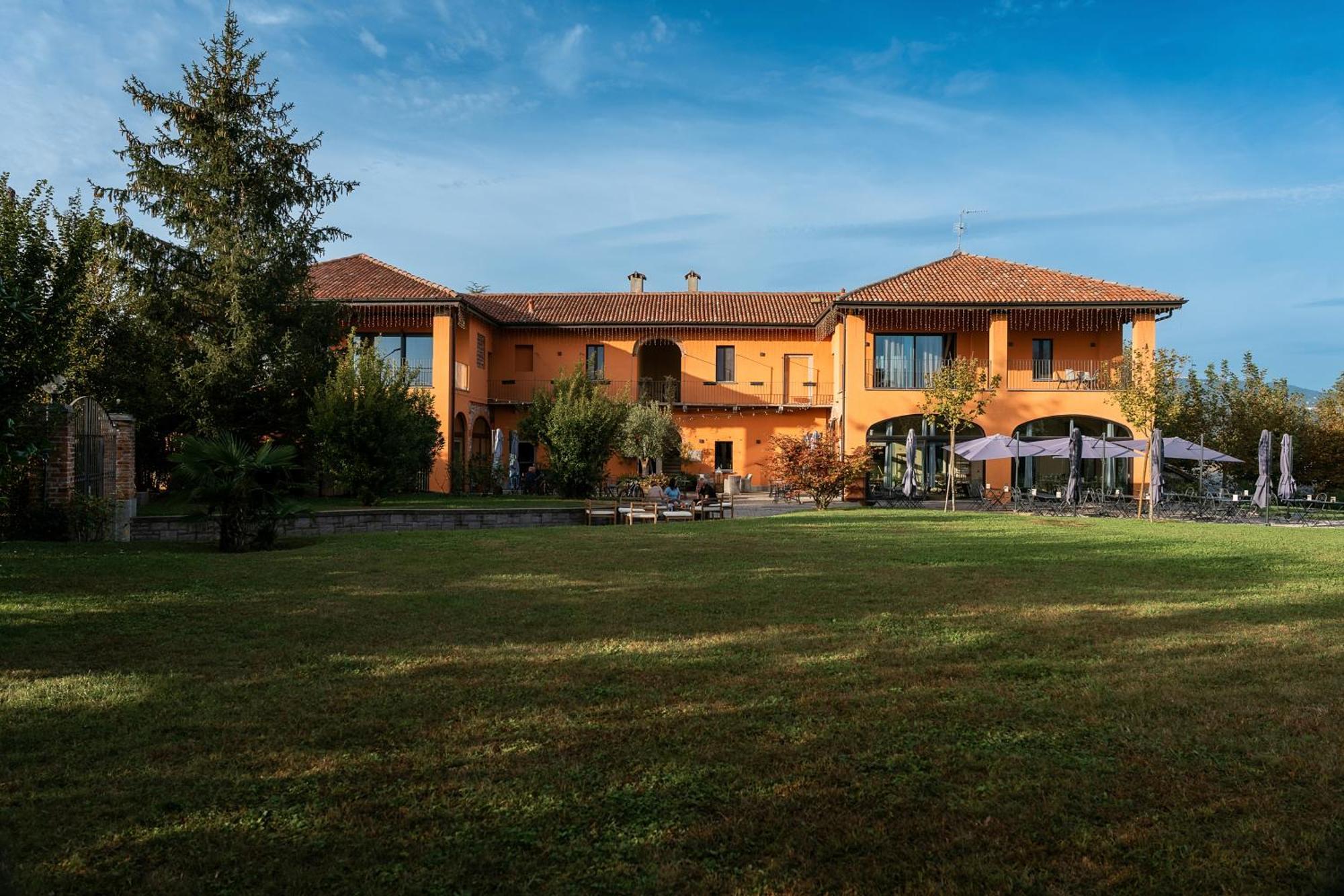 Equirelais Hotel Lomnago ภายนอก รูปภาพ