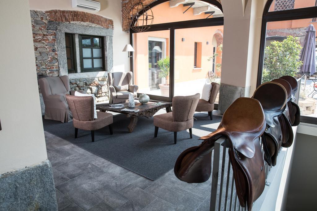 Equirelais Hotel Lomnago ภายนอก รูปภาพ