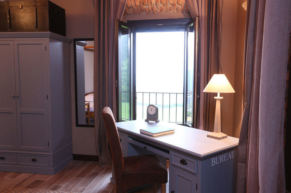 Equirelais Hotel Lomnago ภายนอก รูปภาพ