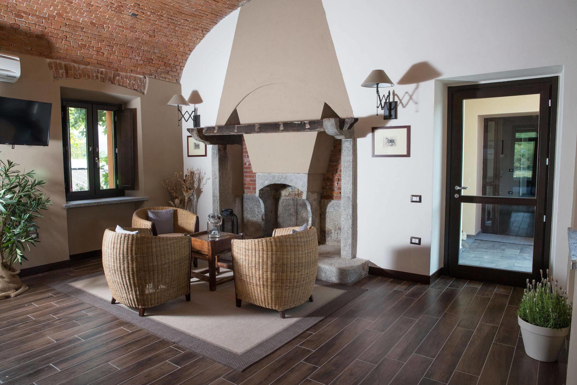 Equirelais Hotel Lomnago ภายนอก รูปภาพ